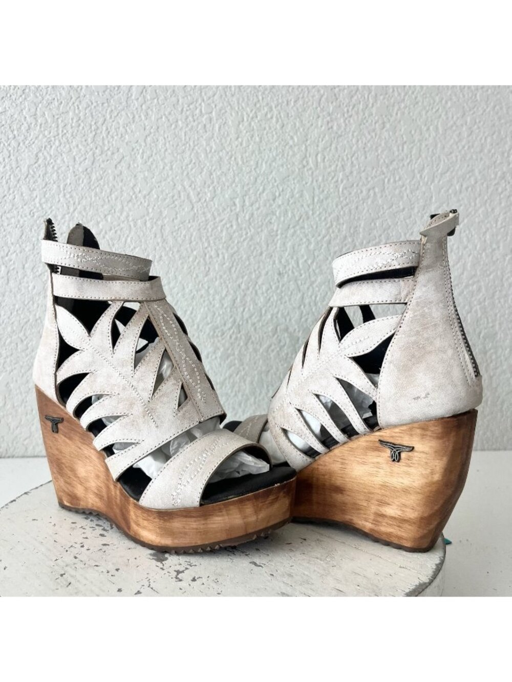 Lane Boots BECCA White Wedges Womens Sz 5 Western Cowgirl Wooden Heeled Sandals